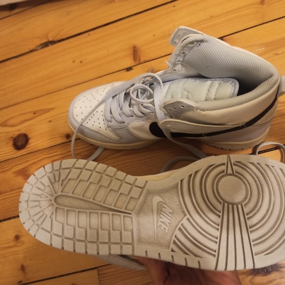 Nike Ankle Shoes - Picture 5 of 5